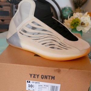 YZY QNTM Yeezy